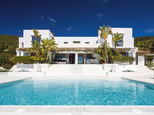 Luxury villa with private pool close to Ibiza town