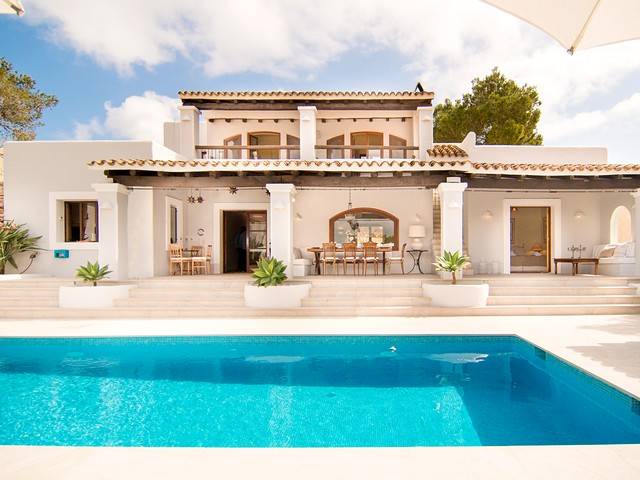 Large Finca-style villa for rent in Roca Llisa, Ibiza