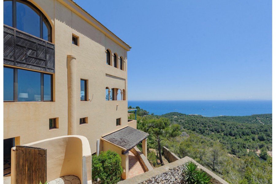 Big Ibiza villa in Jesús just 5 mins drive from Talamanca Beach