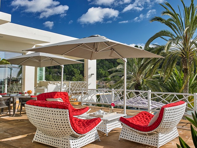 outdoor seating area at villa 2